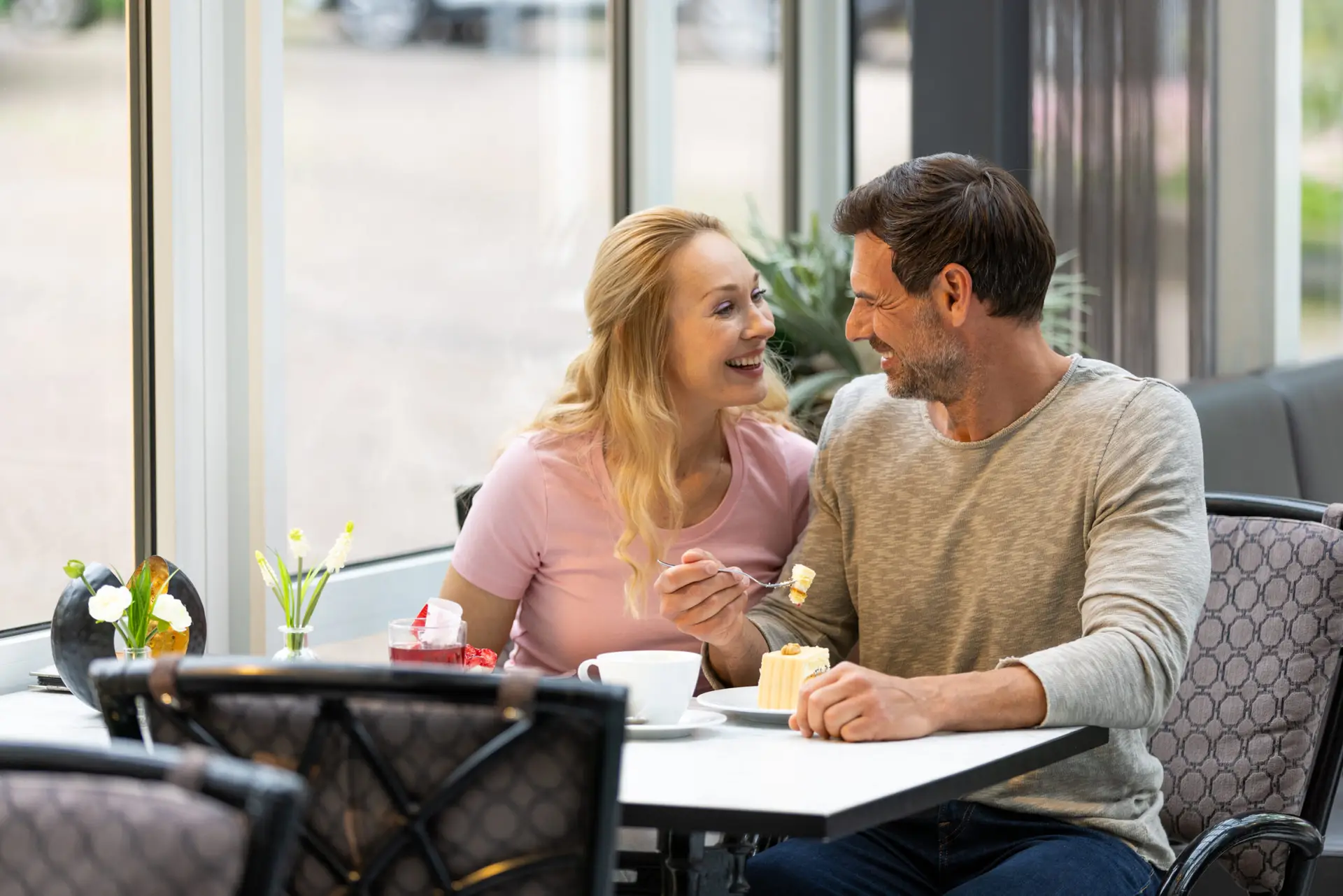 Produktion der Eigenart Filmproduktion Wiesbaden von Marketing Hotelvideos und professionelle Fotografie von Zimmern und Drohnenaußenaufnahmen