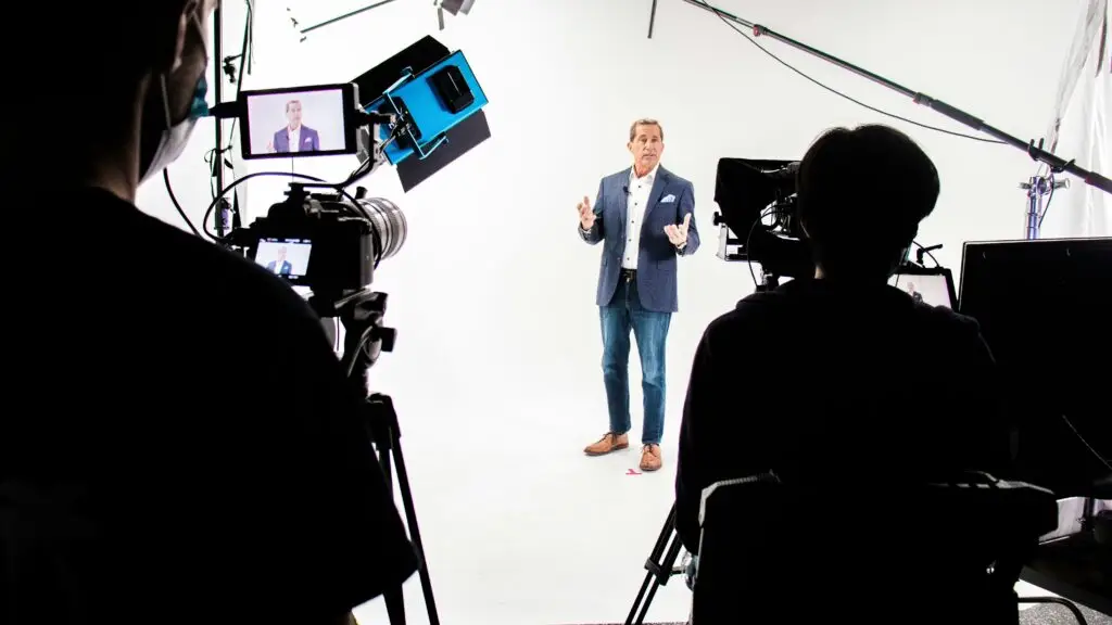 Recruiting Video Produktion - Mitarbeiter Interview vor Kamera für Employer Branding